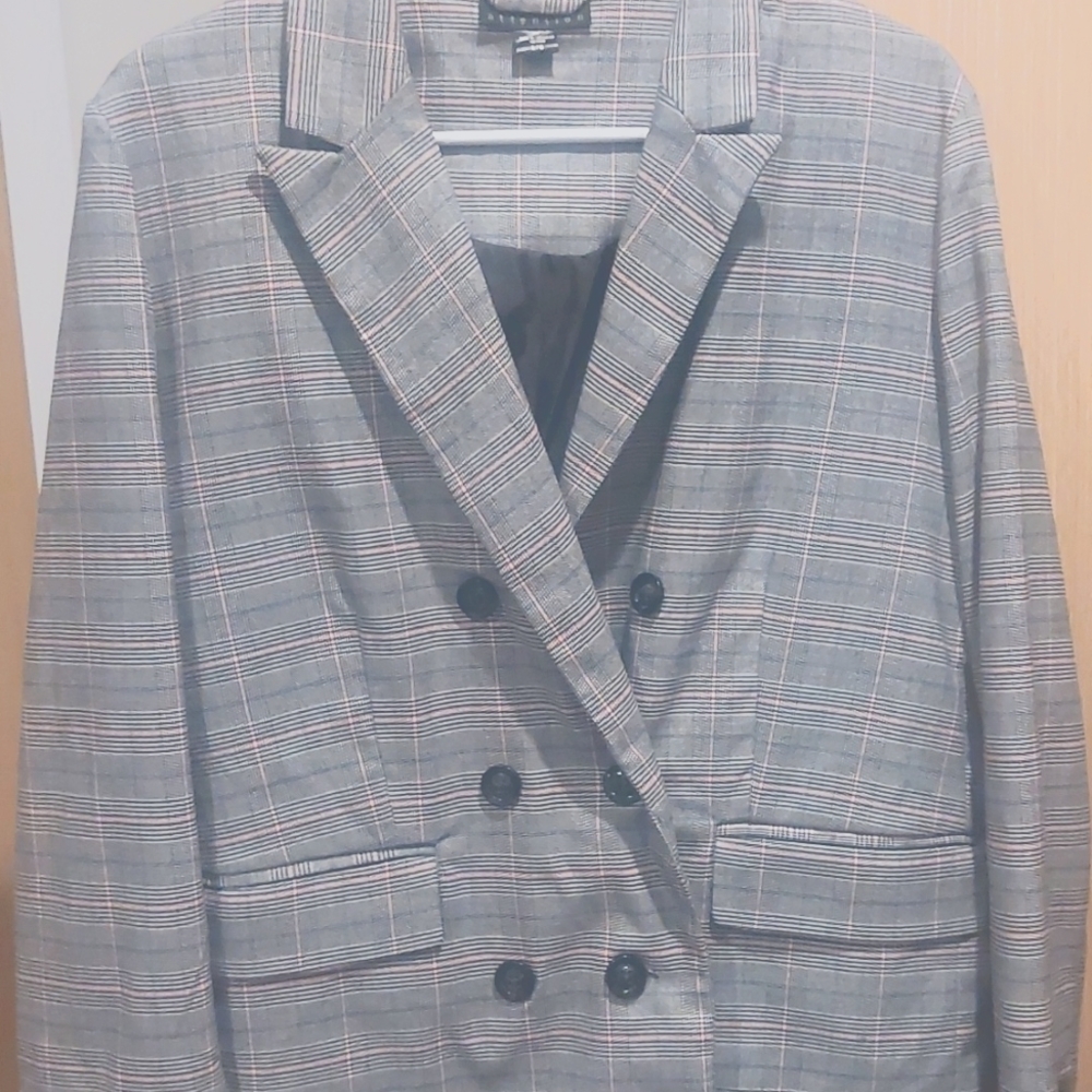 Attention Plaid Blazer